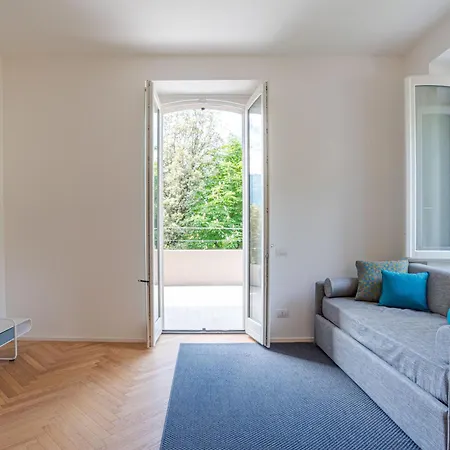 View With Pool, Garden And Parking * Lierna