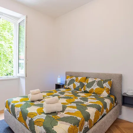 Guesthost - Lakeview With Pool, Garden & Parking