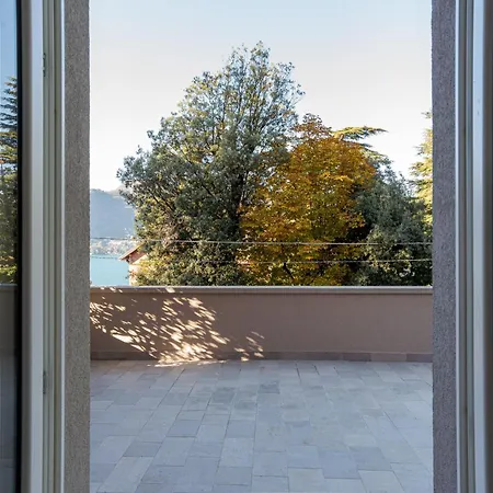 View With Pool, Garden And Parking * Lierna