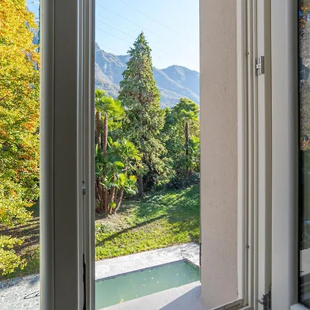 View With Pool, Garden And Parking * Lierna