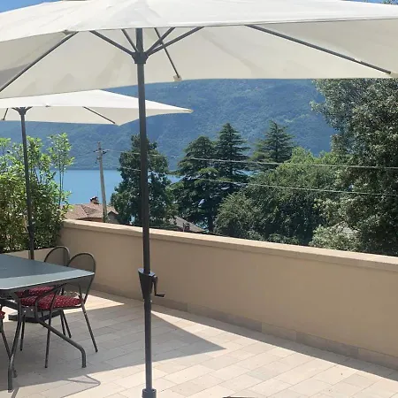 View With Pool, Garden And Parking * Lierna