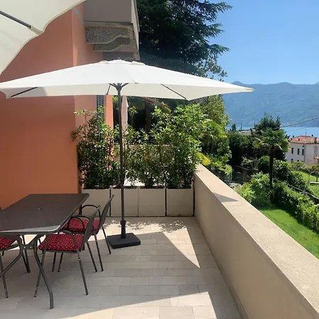 View With Pool, Garden And Parking Apartment Lierna